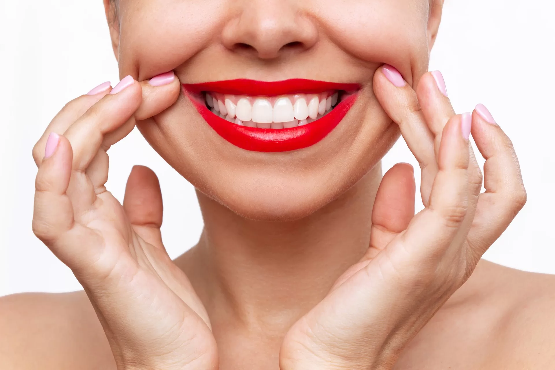 What Is Hollywood Smile? How To Get A Hollywood Smile?